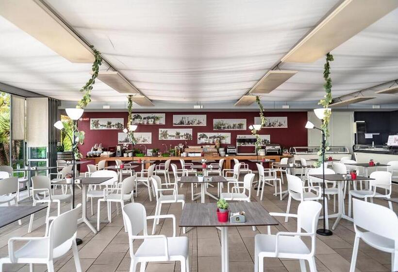 Domino Suite Hotel & Residence