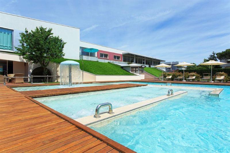 Domino Suite Hotel & Residence