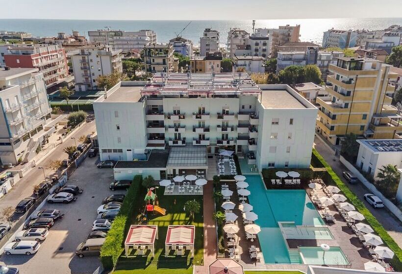 Domino Suite Hotel & Residence