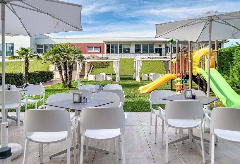 Domino Suite Hotel & Residence