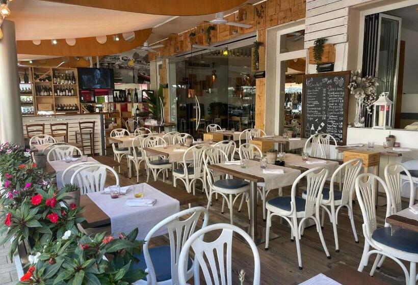 酒店 Acapulco Beach