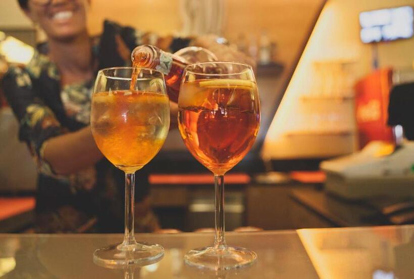 酒店 Acapulco Beach