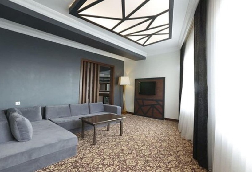 ホテル Adramis Termal