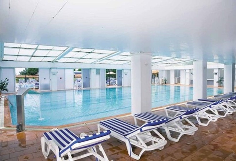 ホテル Adramis Termal