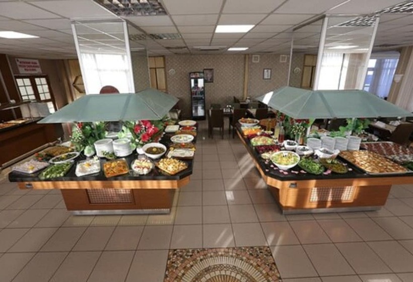 ホテル Adramis Termal