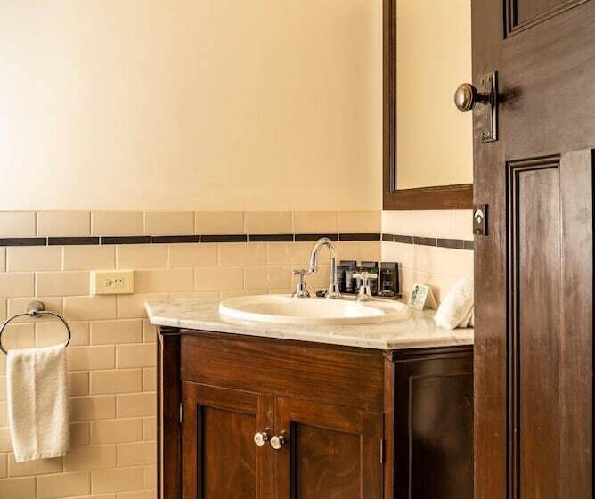 هتل Ballina Manor Boutique