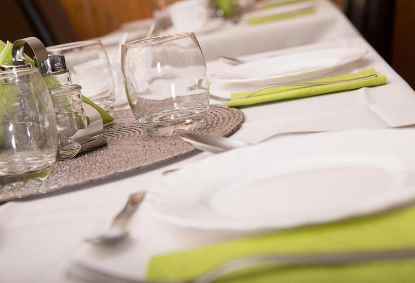 בית מלון כפרי Bartók Tér Panzió