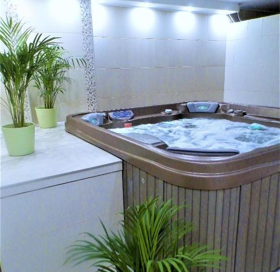 בית מלון כפרי Bartók Tér Panzió