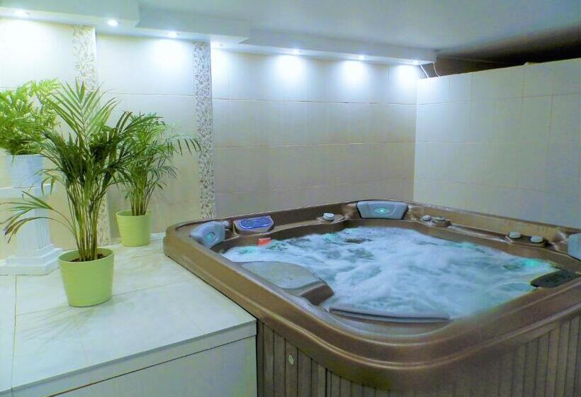 בית מלון כפרי Bartók Tér Panzió