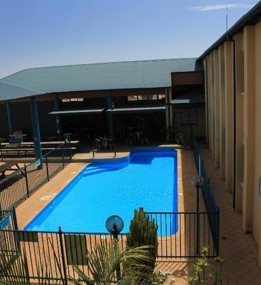בית מלון כפרי Ningaloo Club Backpackers