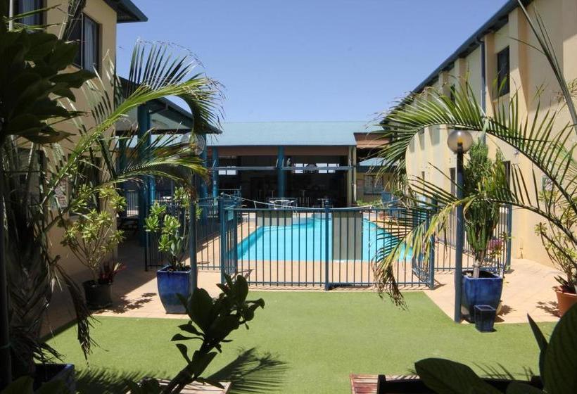 בית מלון כפרי Ningaloo Club Backpackers