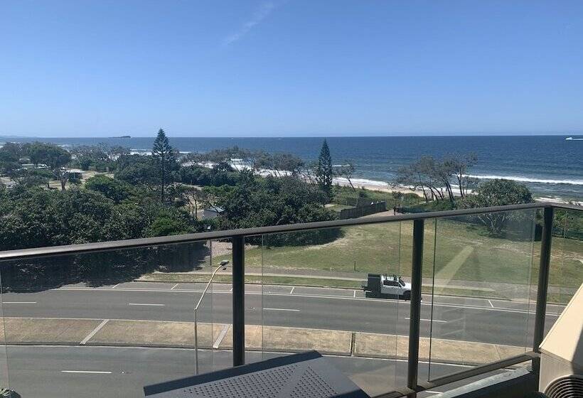 هتل Beachfront Towers