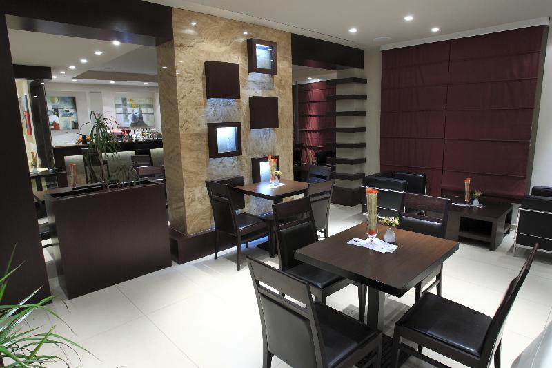 هتل Blue Waves Resort