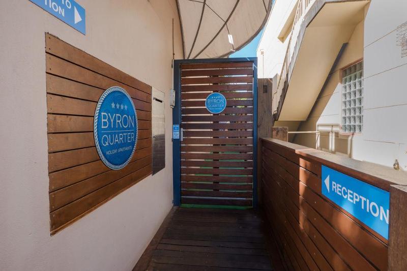 Отель Byron Quarter Apartments