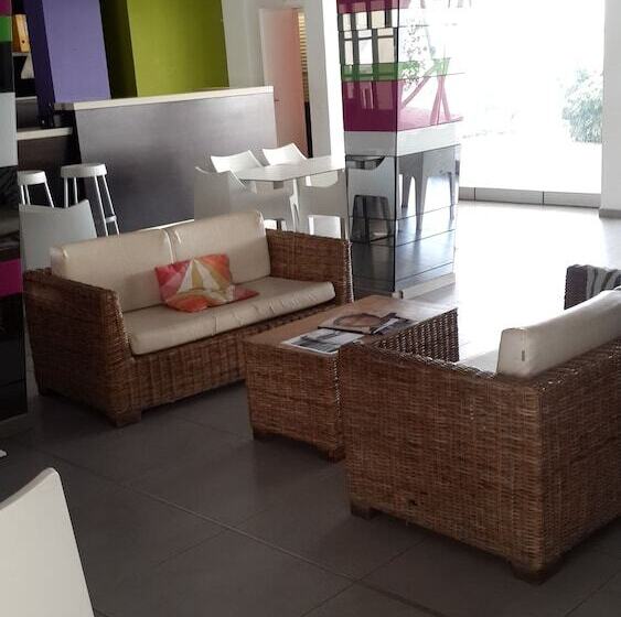 酒店 Captain Karas Holidays Apartments