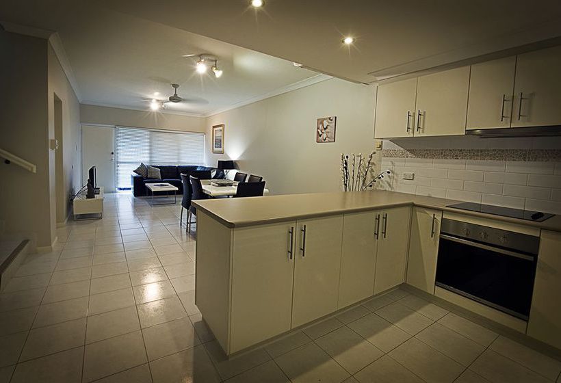 ホテル Costa Royale Trinity Beach