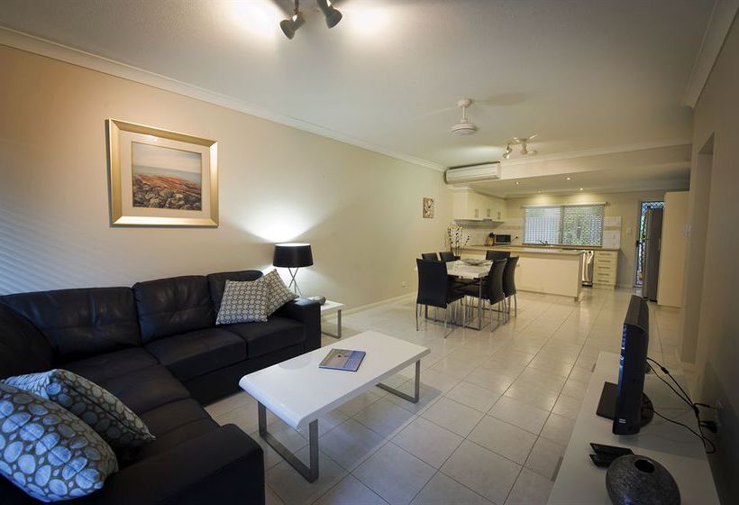 ホテル Costa Royale Trinity Beach