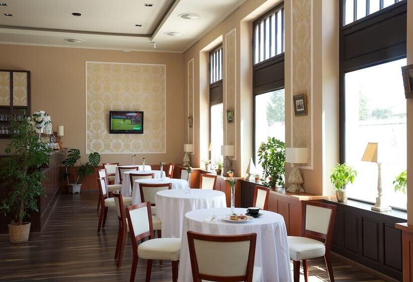 فندق Queen Elizabeth Superior