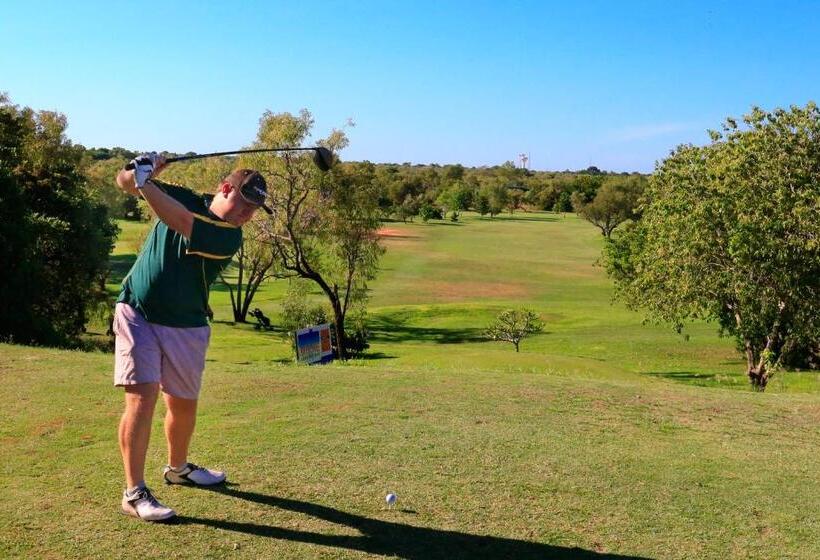 فندق Habitat Resort