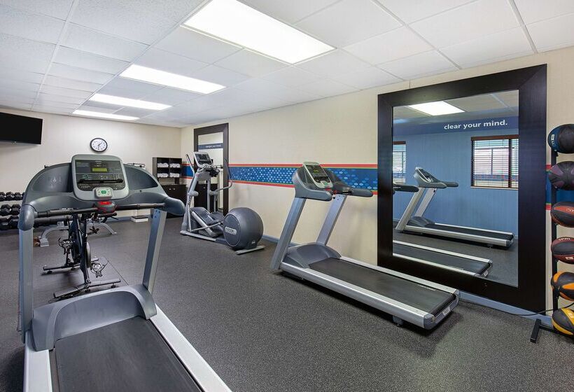 호텔 Hampton Inn & Suites Madisonville