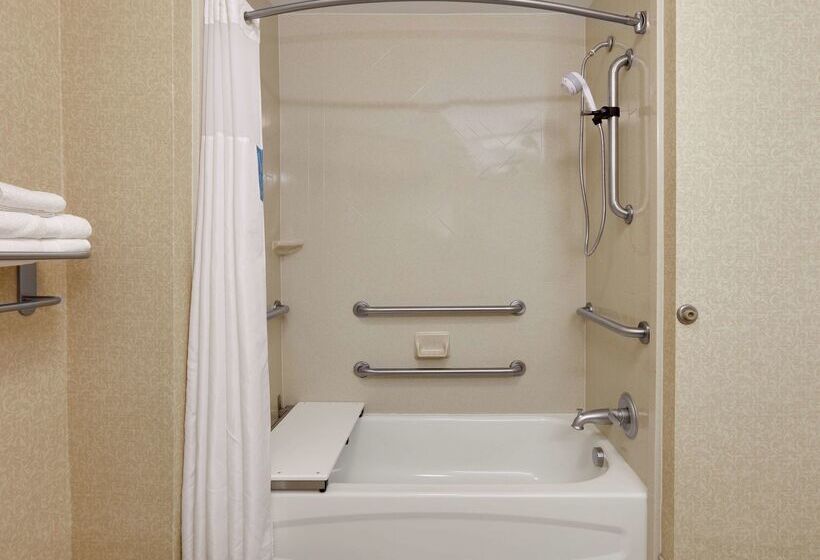 בית מלון כפרי Hampton Inn & Suites Southern Pines Pinehurst