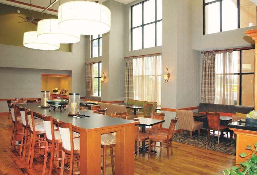 فندق Hampton Inn Clinton