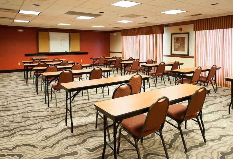 فندق Hampton Inn Enterprise