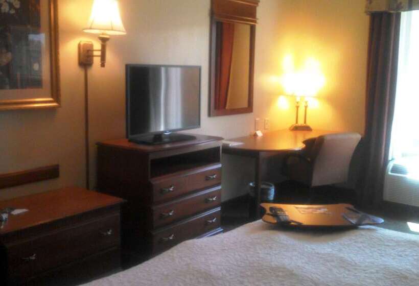 فندق Hampton Inn Greenwood