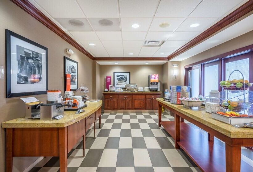 Отель Hampton Inn Middletown