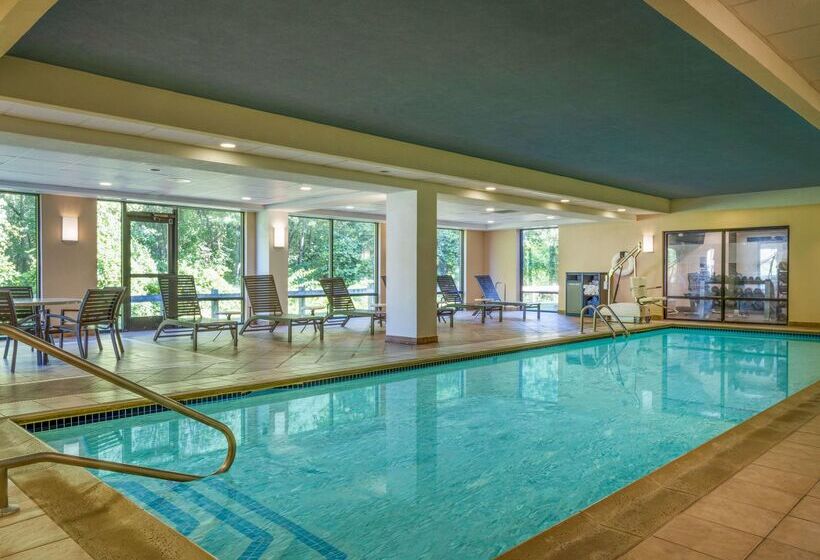 فندق Hampton Inn Raynhamtaunton