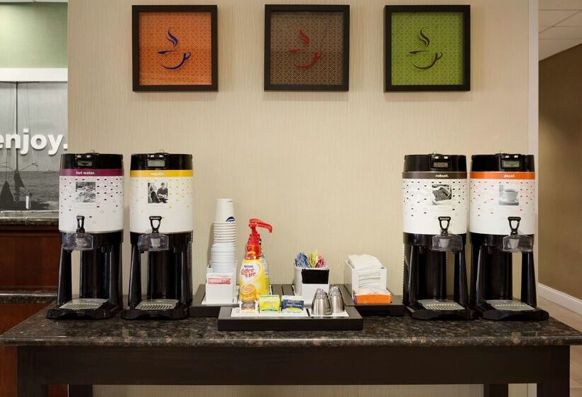 فندق Hampton Inn & Suites Largo