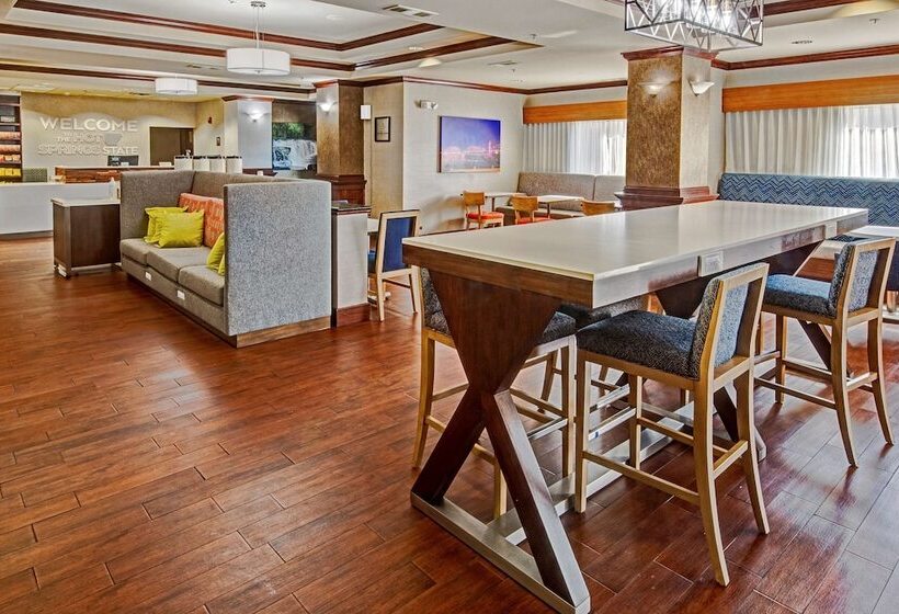 فندق Hampton Inn Van Buren