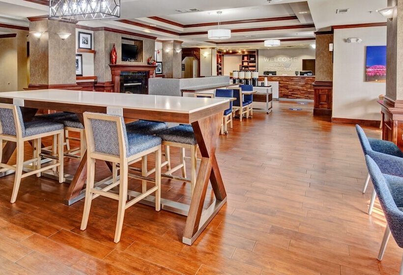 فندق Hampton Inn Van Buren