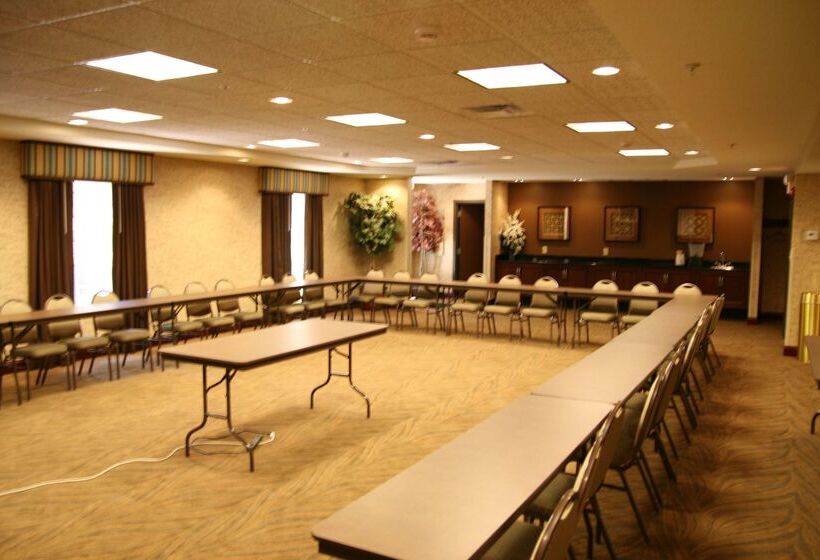 فندق Hampton Inn Warsaw