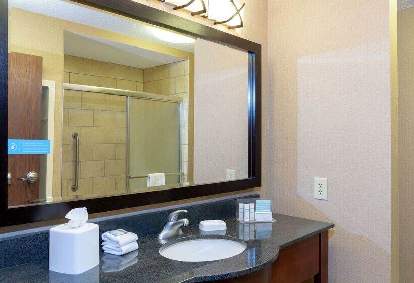 فندق Hampton Inn Warsaw