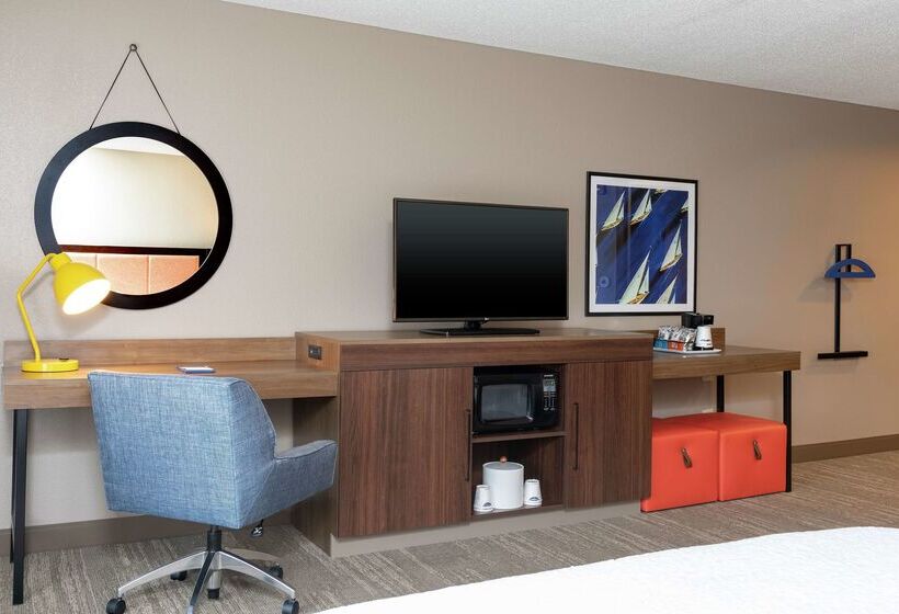 فندق Hampton Inn Warsaw