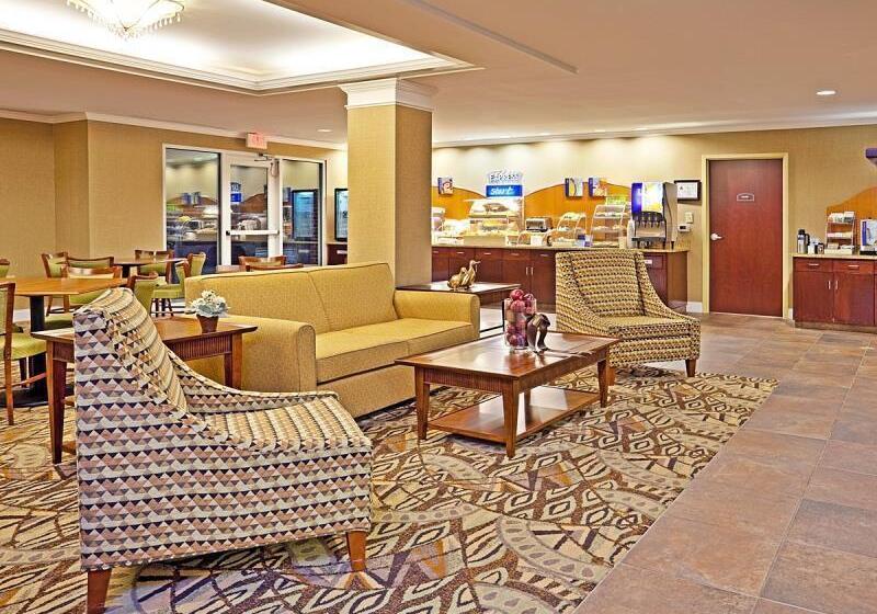 فندق Holiday Inn Express & Suites Southern Pines Pinehurst Area, An Ihg