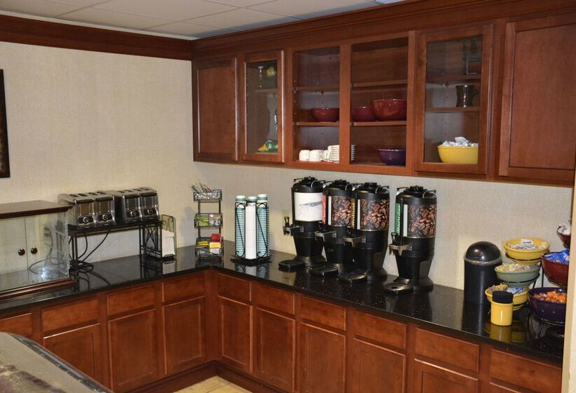 בית מלון כפרי Homewood Suites By Hilton Brighton