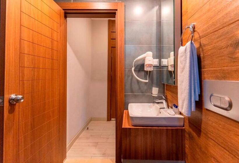 Отель L Ancora Beach