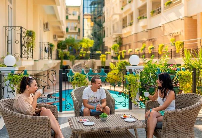 Отель L Ancora Beach