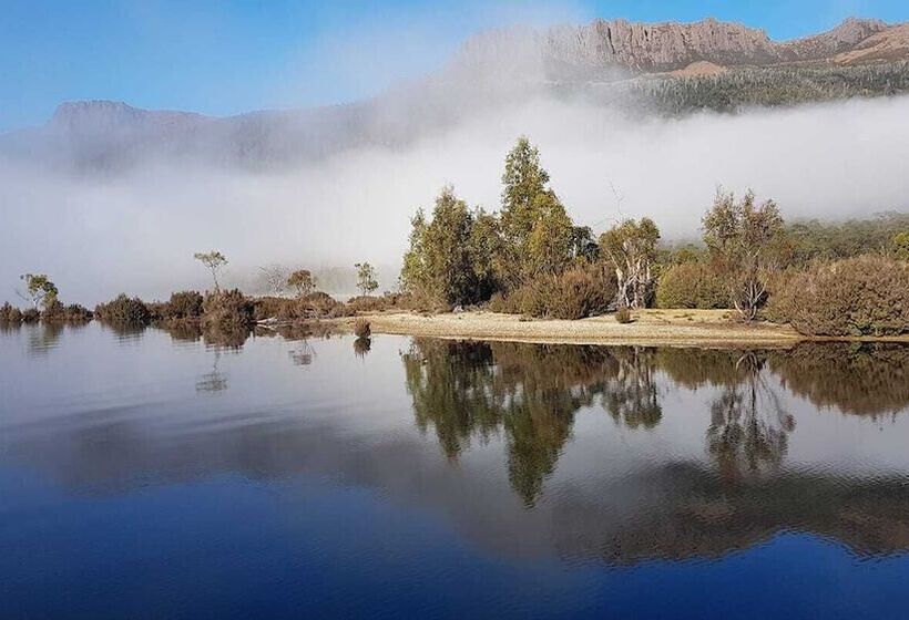 فندق Lake St Clair Lodge