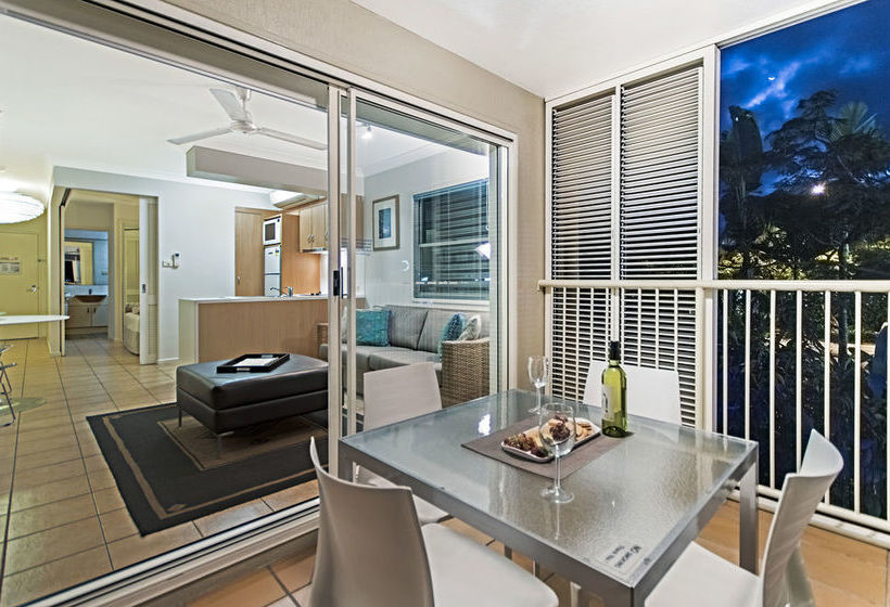 فندق Port Douglas Apartments   Adults Only Oasis