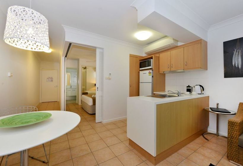 فندق Port Douglas Apartments   Adults Only Oasis