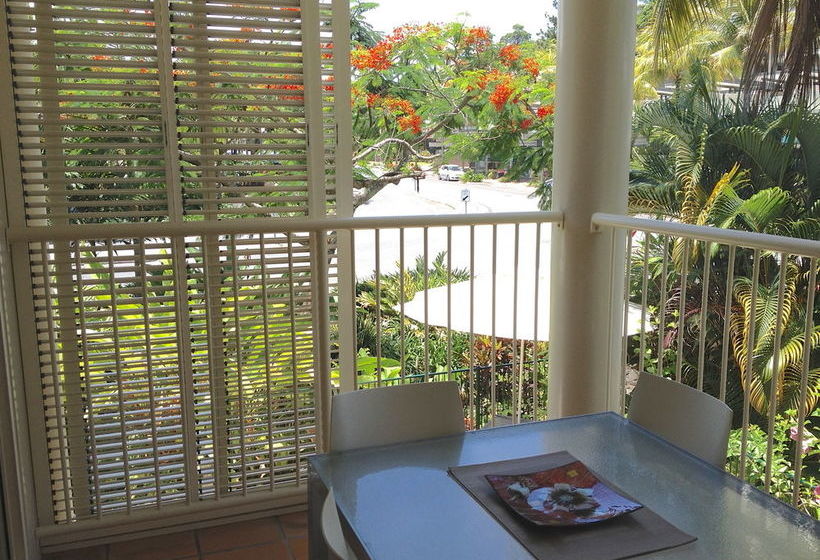 فندق Port Douglas Apartments   Adults Only Oasis