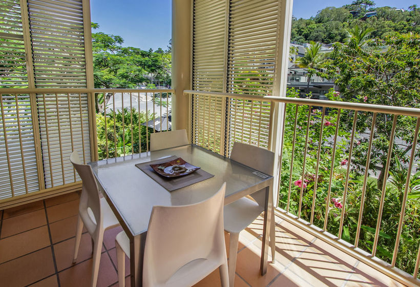 فندق Port Douglas Apartments   Adults Only Oasis