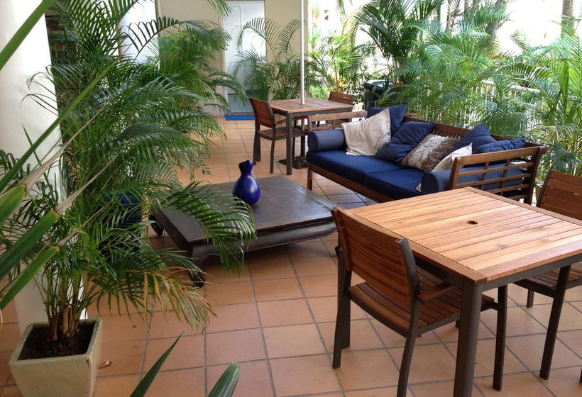 فندق Port Douglas Apartments   Adults Only Oasis