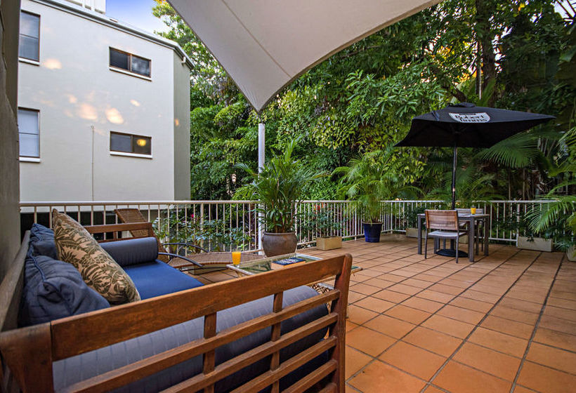 فندق Port Douglas Apartments   Adults Only Oasis