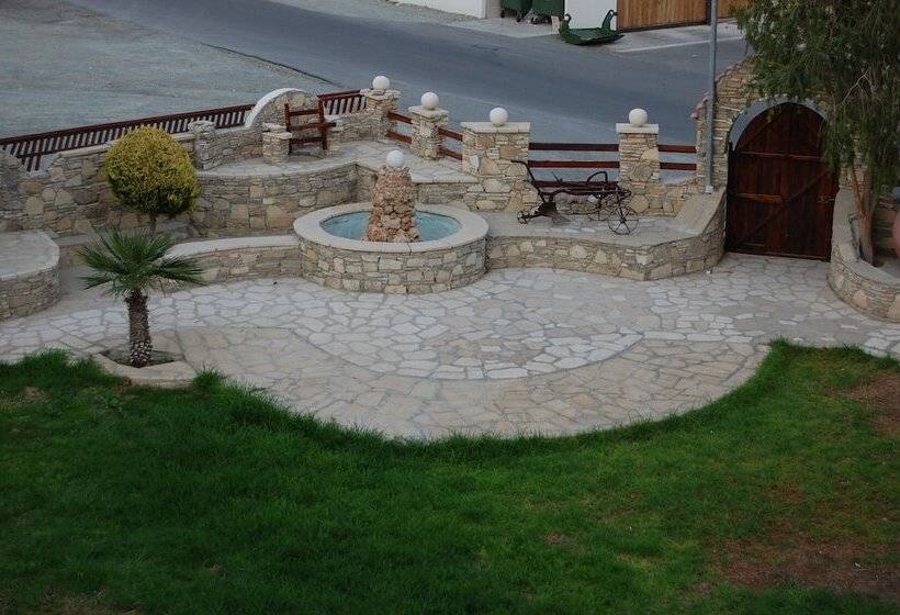 בית מלון כפרי M. Moniatis