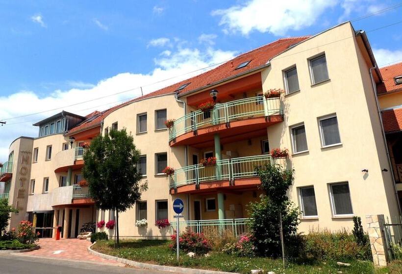 酒店 Makar Sport & Wellness