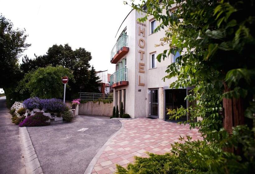 酒店 Makar Sport & Wellness